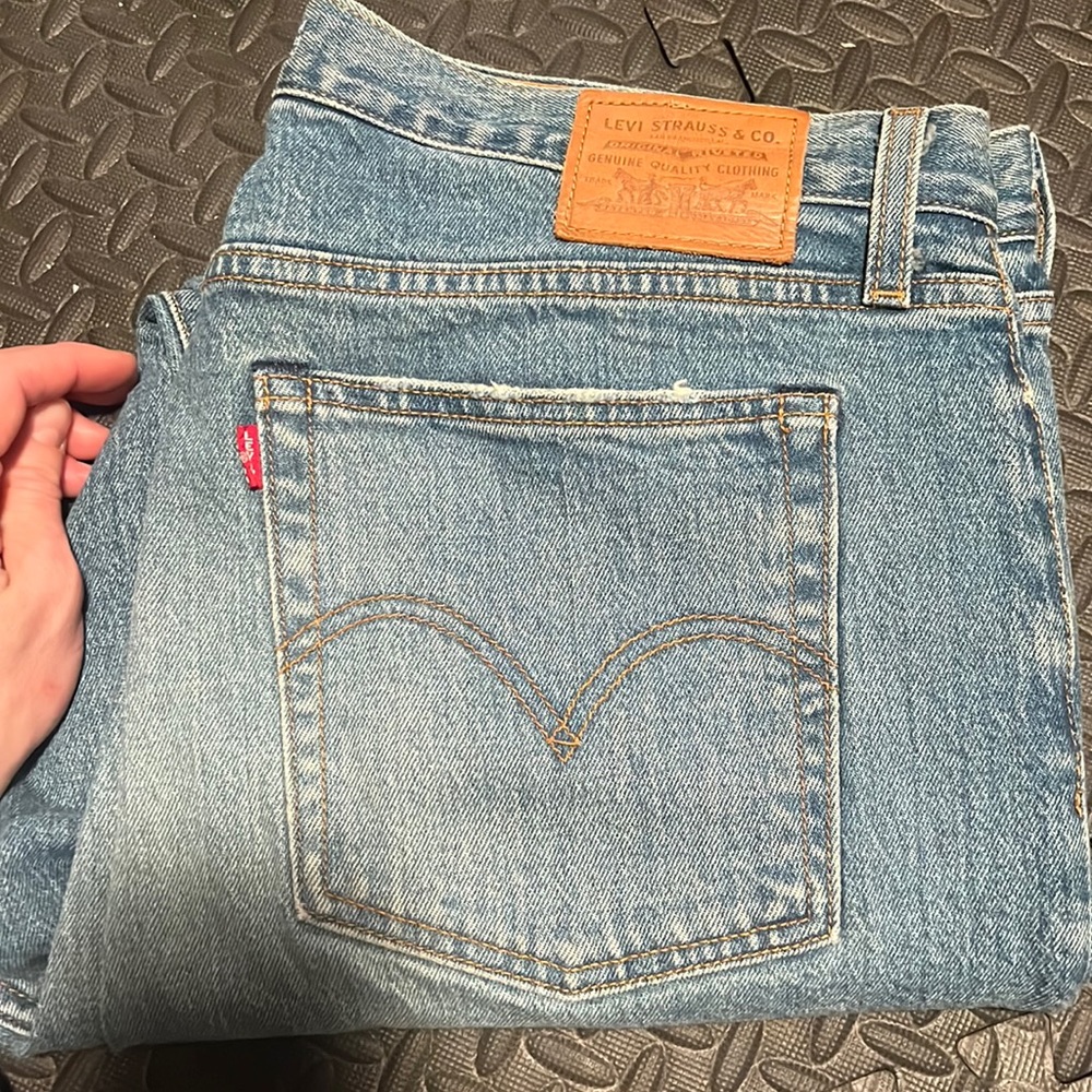 Levi’s wedgie 32